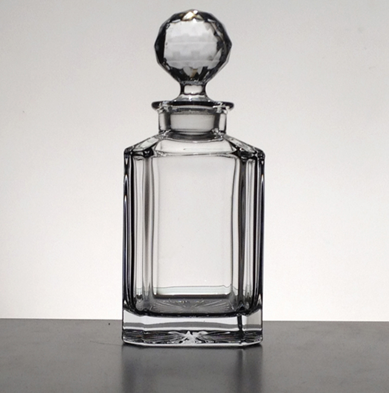 DC8713 Decanter Plain Square 800 x 800